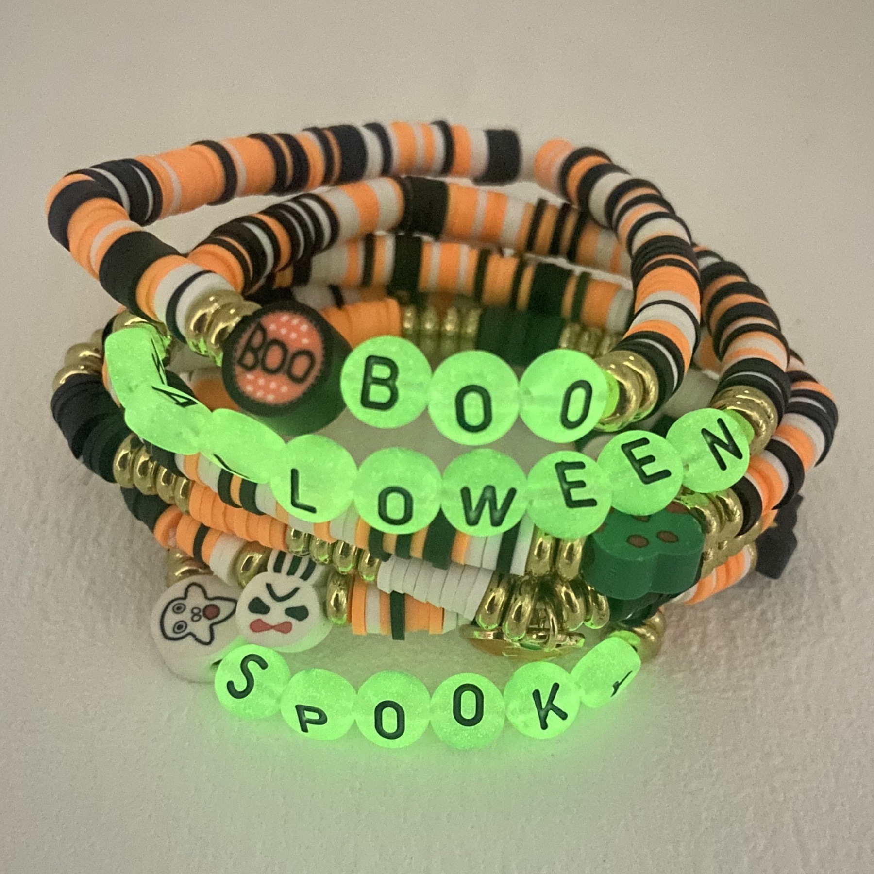 Ensemble de bracelets en perles thème halloween citrouille fantôme_voghion.com