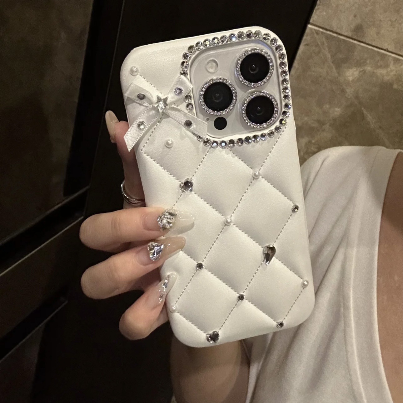 Shiny Diamond Plaid Phone Case For Iphone 16 Pro Luxurious Style_voghion.com