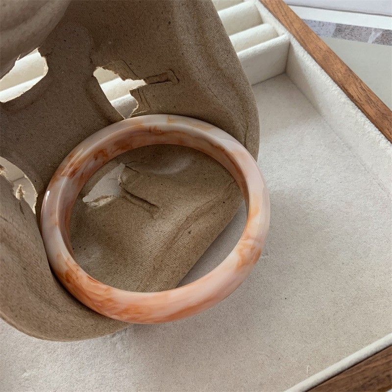 23g Weight Acrylic Pendant Material Bangle Classification Arylic Chain Material 1 Piece Quantity Banquet, Party, Street Occasion Acrylic Material Solid Color Pattern Women's Gender Retro, Streetwear Style Retro Streetwear Solid Color Acrylic Bangles Wholesale 18