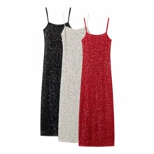 �W�����QŮ�b���l2024����������Ƭ�����B��ȹ�����@��һ��ȹ�Lȹ