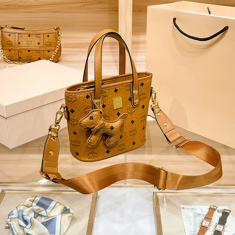 Vegetable Basket 2024 New Fashionable, Small and Elegant, High Grade Feeling Handbill, Shoulder Crossbody Bag for Women_voghion.com