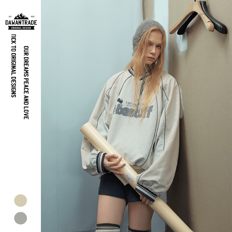 Dawan25Aw American Printed Cute Kitty Sweatshirt for Men and Women Contrasting Sports Style Jersey Loose Long-Sleeved Top