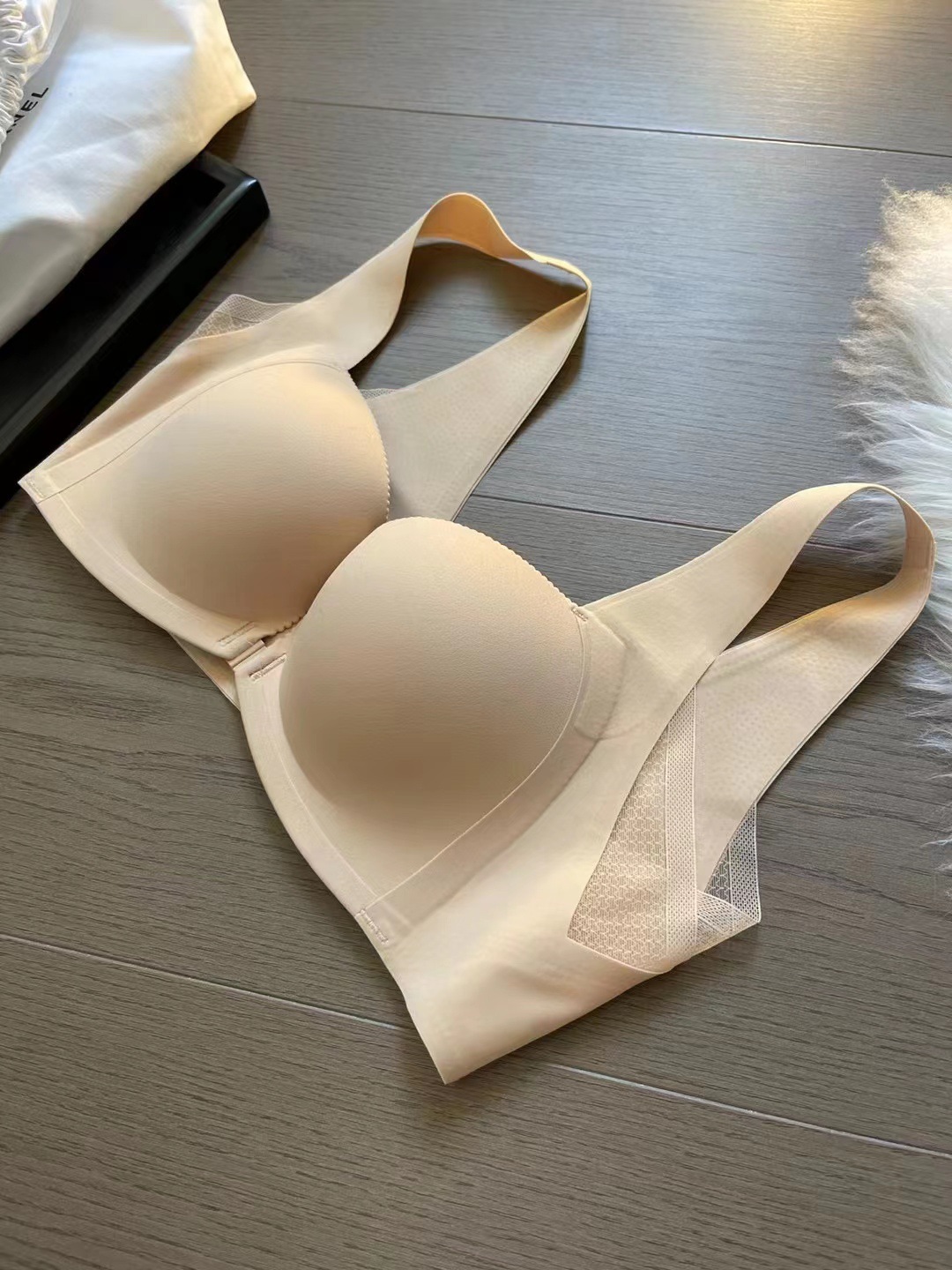 Luz de verano botón frontal sujetador sin costuras belleza espalda pequeño pecho push up chaleco estilo ropa interior inalámbrica traje femenino 6350