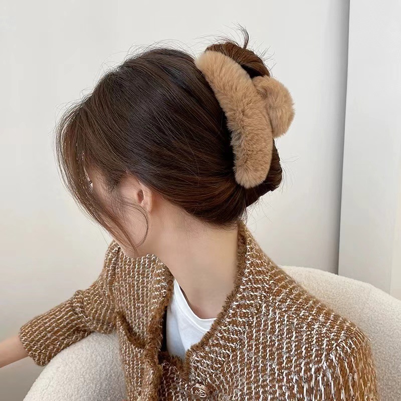 素敵な秋冬の本物のレッキスラビットファーの特大高級可愛いヘアクリップ2024年新作後頭部用シャークヘアアクセサリー