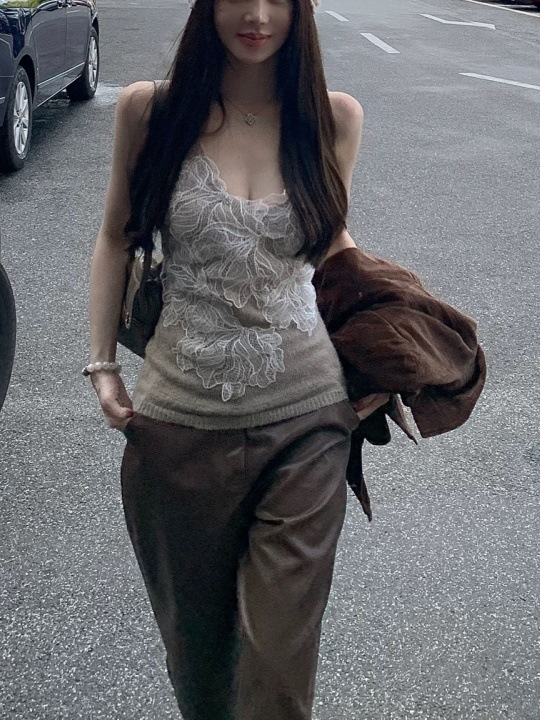 【温莎古堡】蕾丝针织吊带女秋冬10%绵羊毛打底小上衣|undefined