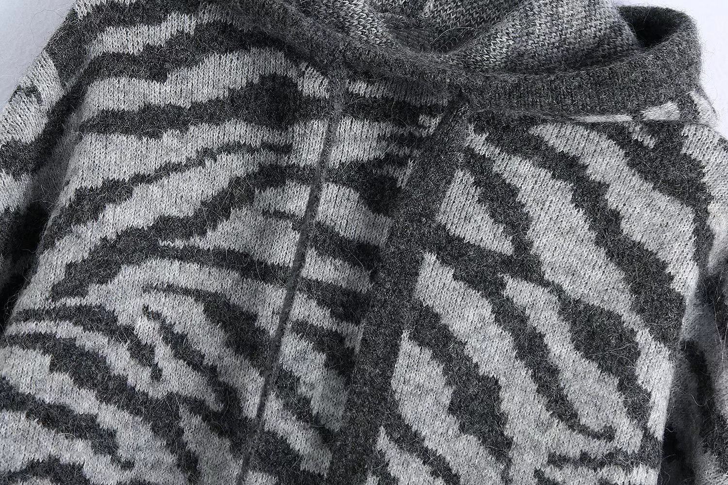 Blended Zebra Print Hooded Knitted Sweater NSXFL105276