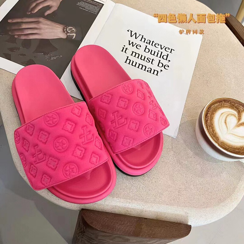 2024 New Summer Thick-soled Slippers for Women, Fashionable and Versatile Internet Celebrity Velcro Sponge Cake Embossed Outer Wear Sandals and Slippers