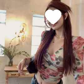 夏季法式复古碎花交叉V领薄款防晒长袖T恤女紧身上衣洋气打底小衫