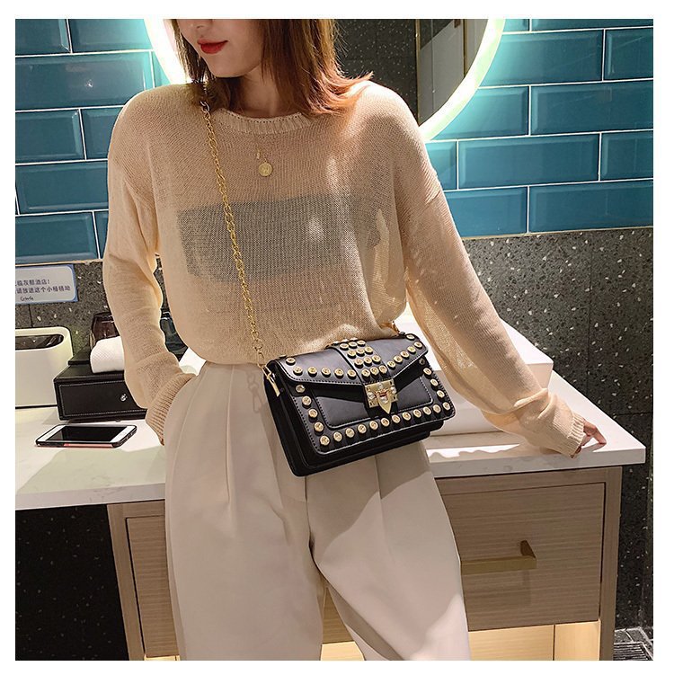 Chic small square bag in green