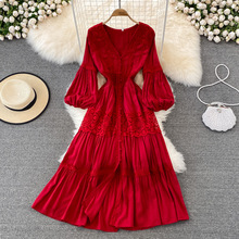 灯笼袖V领红色连衣裙新款超海边度假沙漠长裙子旅游巴厘岛沙滩裙