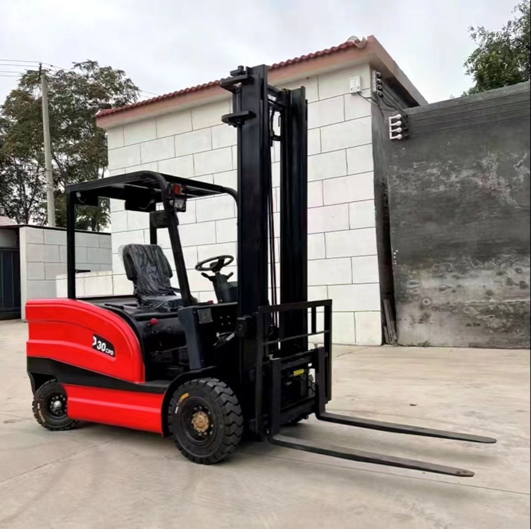 2.0型新能源叉车电动堆高车 四轮转向举升速度快性能稳定