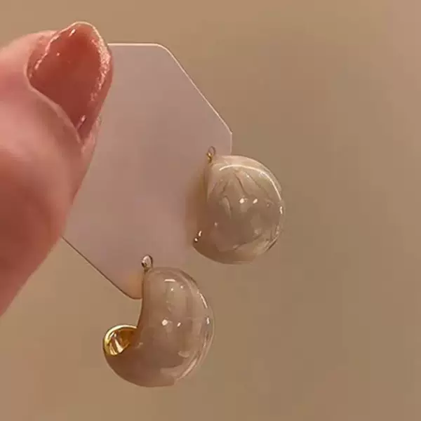 Gentle Elegant, Cream White Bean Earrings for Girls, Simple Niche Design, Accessible Luxury, Versatile Elegant, High-End Ear Jewelry
