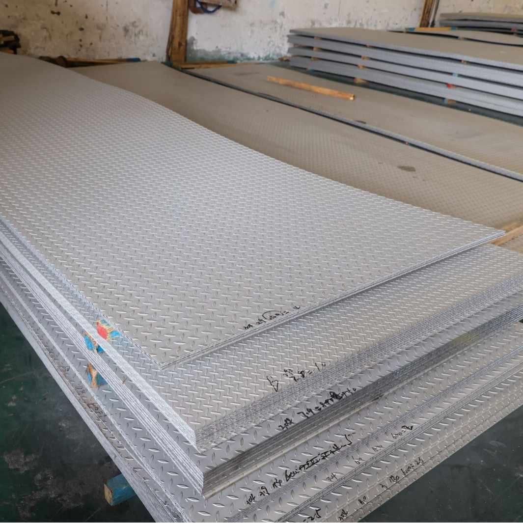 2205 316L 321 Stainless Steel Pattern Plate 304 Cold-Rolled Embossed Stainless Steel Sheet Stair Treads Anti-Slip