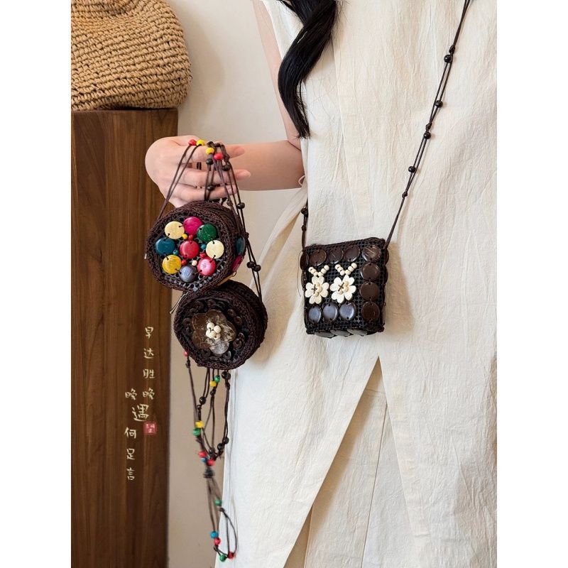 Colorful Coconut Shell Octagonal Shoulder Bag for Women, Niche Design Mini Woven Coin Purse, Ethnic Style Crossbody Bag Colorful Coconut Shell Octagonal Shoulder Bag for Women, Niche Design Mini Woven Coin Purse, Ethnic Style Crossbody Bag
