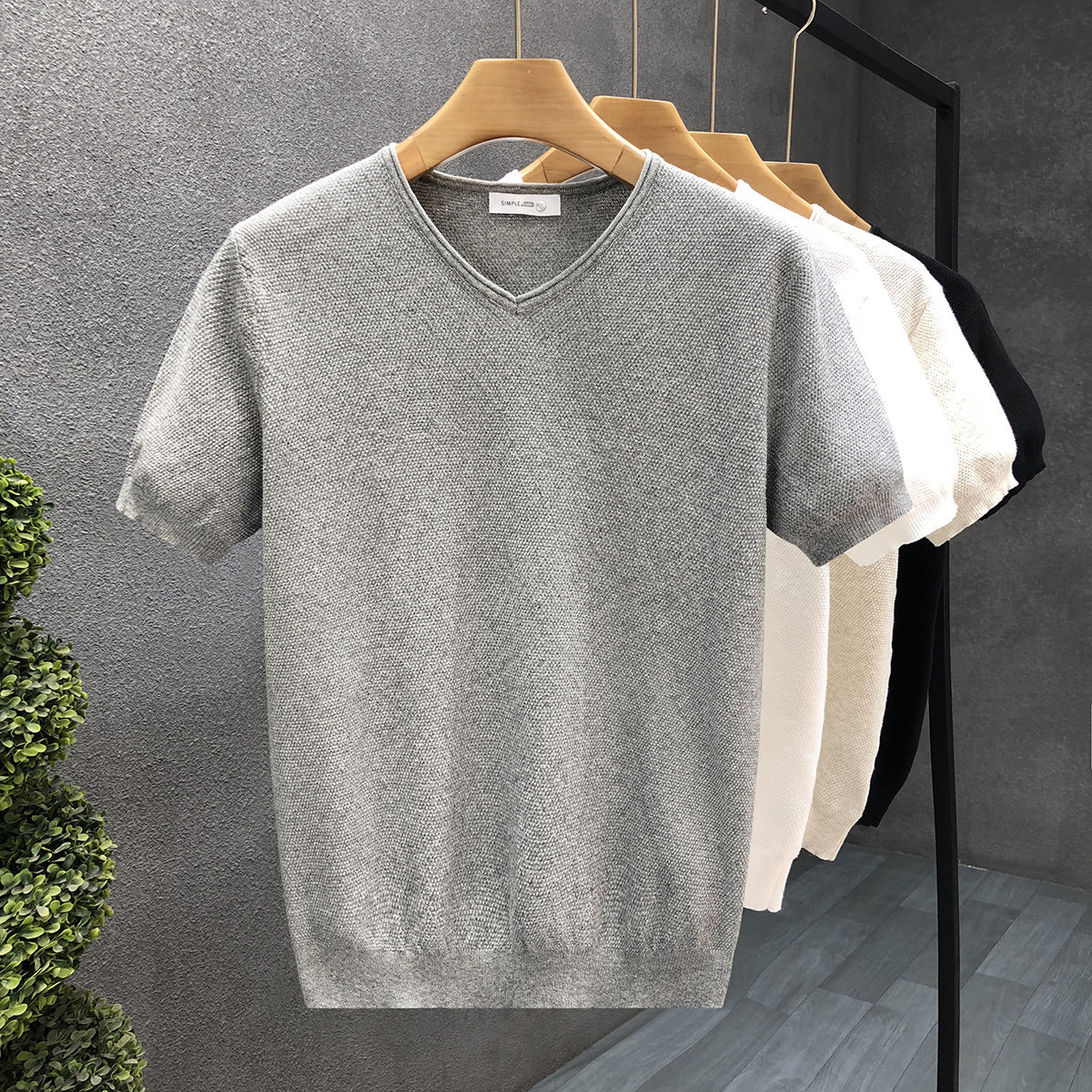 Camiseta de punto de manga corta camiseta de hombre elástica apretada cuello V de pollo cuello de corazón de hielo verano fábrica transfronteriza al por mayor sensación de hielo frío