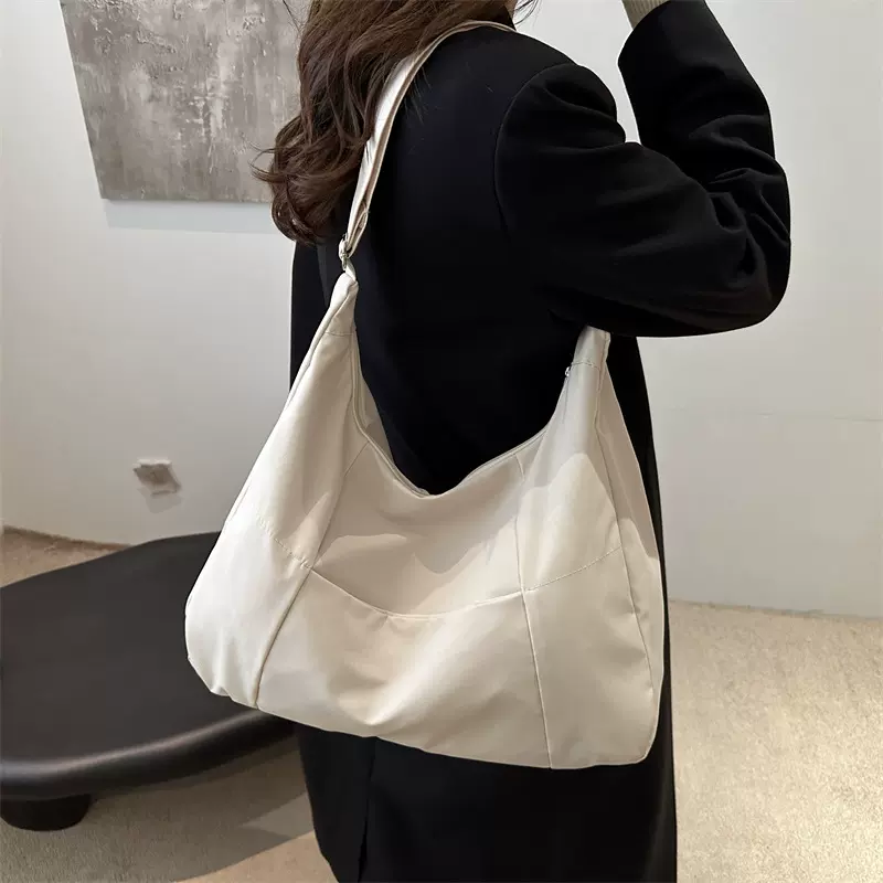 新款托特包女大学生上课斜挎包上班通勤单肩包棉服松弛感尼龙布包