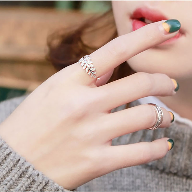 �պ�С����Ƹм�Լ����������Ҷ���ڽ�ָ���԰ٴ�Ůʿβ��ѧ��