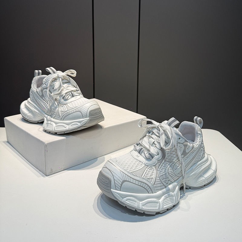 Zapatos fritos, primavera y verano de 2025, nuevos zapatos muffin de mujer, cordones de moda, zapatos deportivos casuales de estilo extranjero.