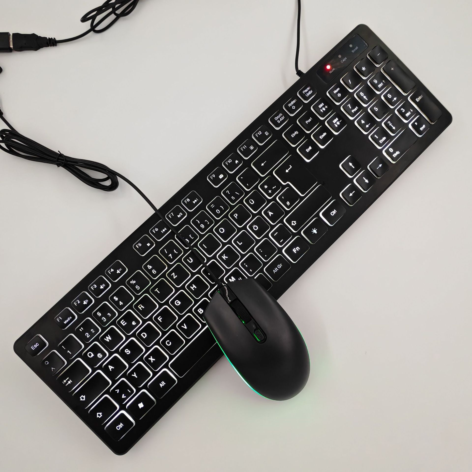 Немецкий комплект клавиатуры и мыши в белой светлой версии