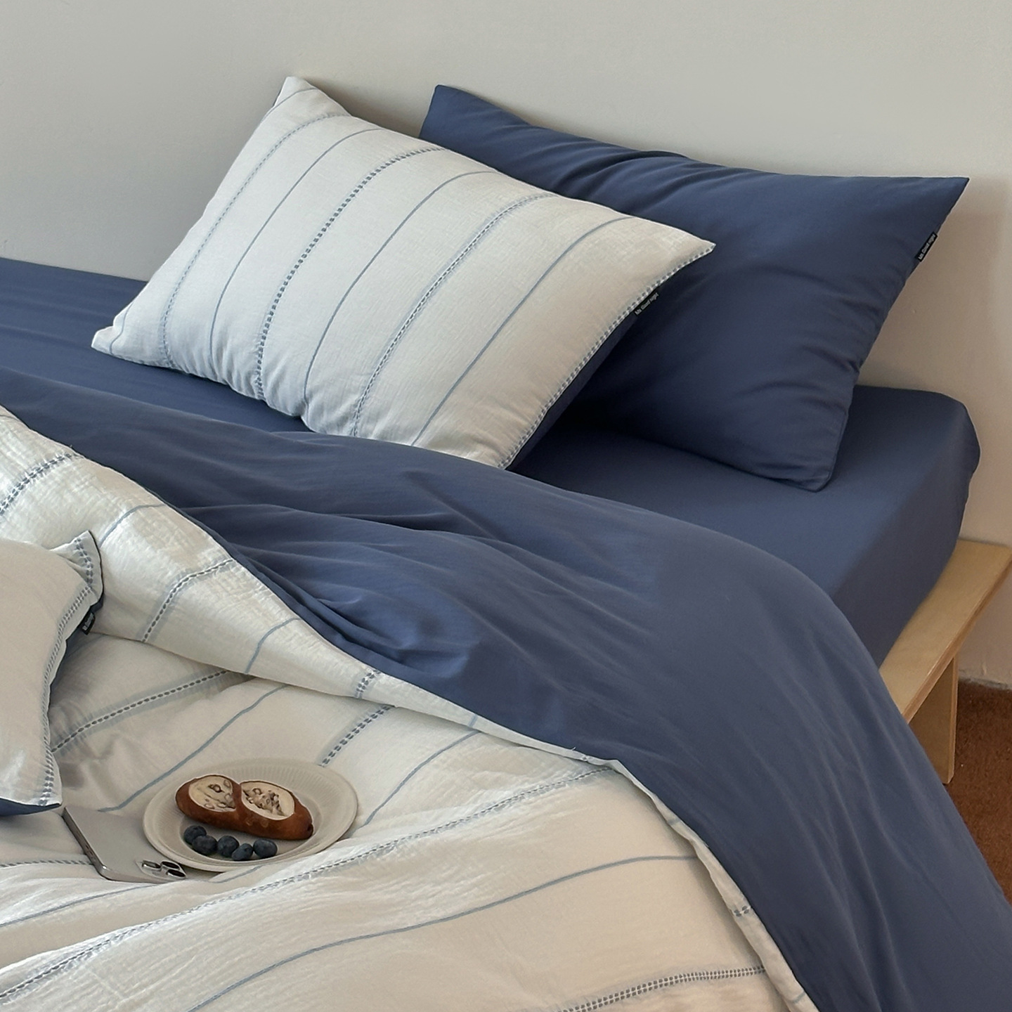 Spring and Summer Class a washed cotton seersucker four-piece cotton cotton bed sheet quilt cover Japanese simple style bedding