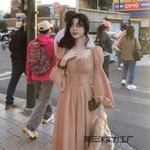 塞纳河畔 刺绣法式赫本复古连衣裙 冬装新款富家千金重工收腰长裙