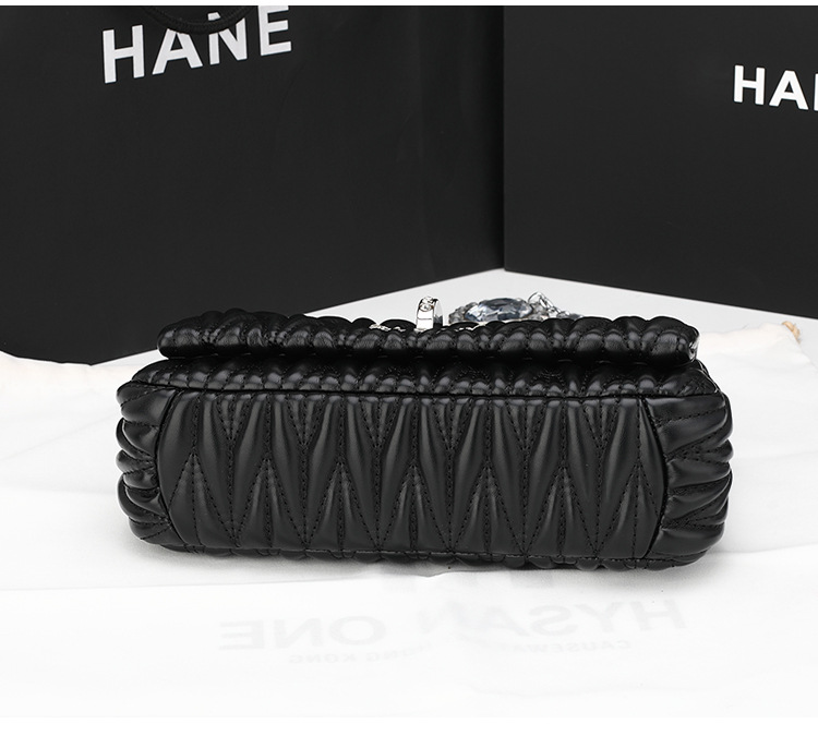 Pequena bolsa transversal quadrada feminina bolsa acolchoada corrente_voghion.com