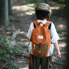 潮酷儿童包包2025新款男童女童户外登山包小男孩外出游轻便双肩包