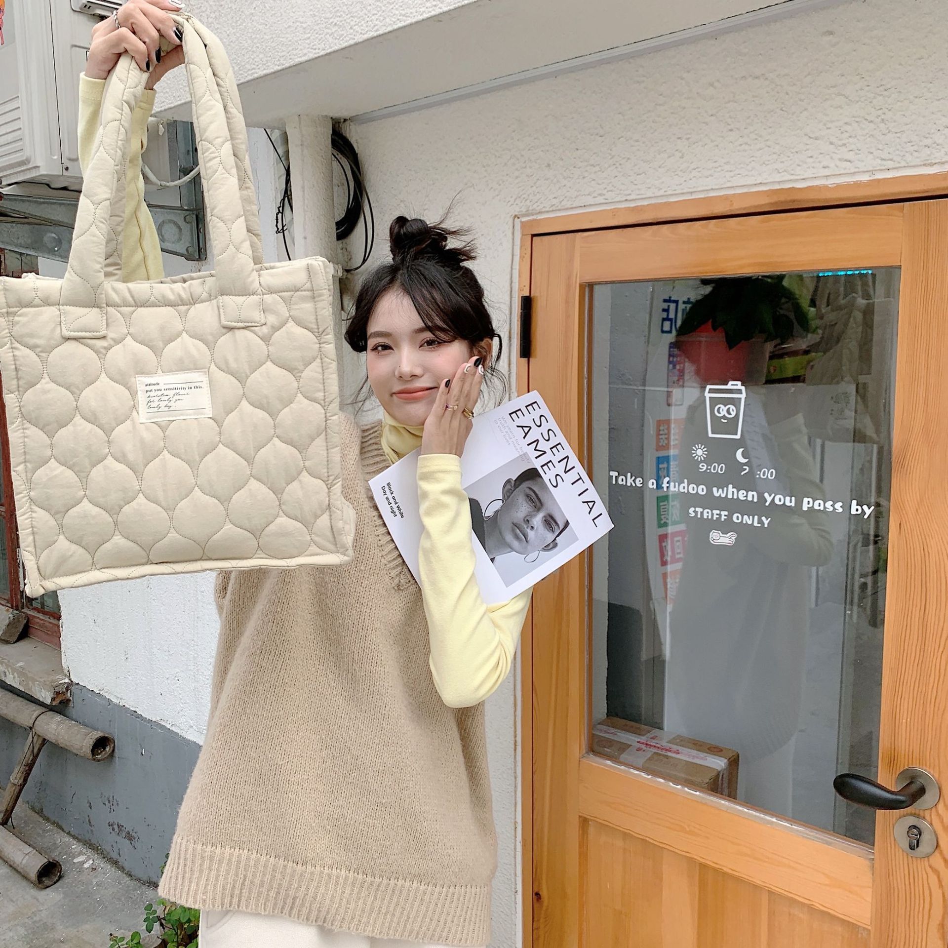 【 In Stock 】210301 large-capacity single-shoulder tote bag, quilted gourd hand-held commuter bag, autumn and winter hand-held bag for women undefined