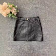 海宁皮裙女绵羊皮短裙秋冬高腰a字包臀通勤显瘦裙子女百搭通勤风