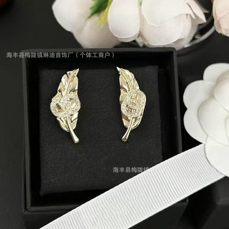 新款香家法式花朵名媛宫廷光面镶钻字母珍珠耳钉耳环耳饰品潮|undefined