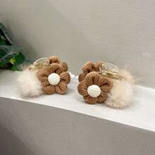 �nϵ��ɫ����ë�qС�l�A���X�װ����P�lץ�A�^A��Ů�W�t��߅�A