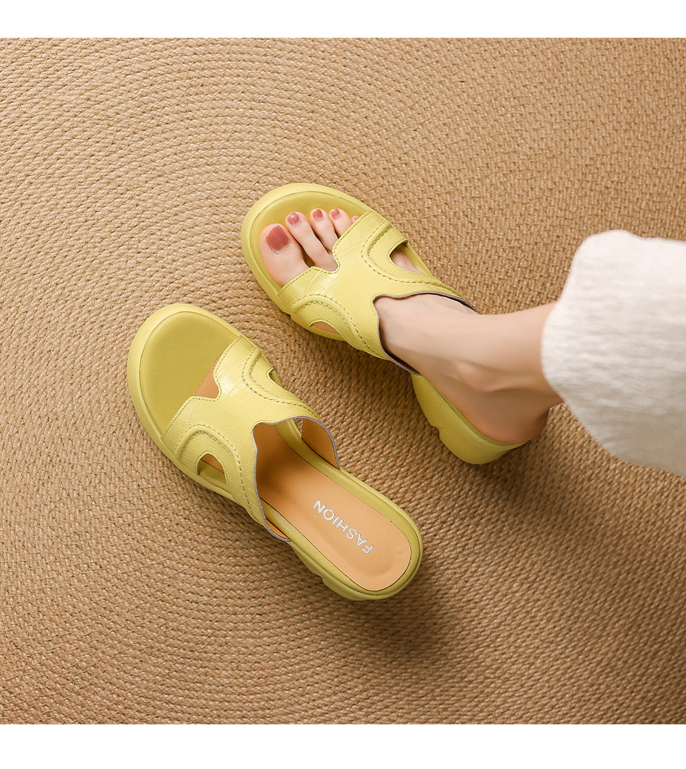 Dép sandal nữ quai chữ V đế xuồng cao 8 cm, mũi hở, đế dày êm chân — Trắng kem-, màu vàng chi tiết 11