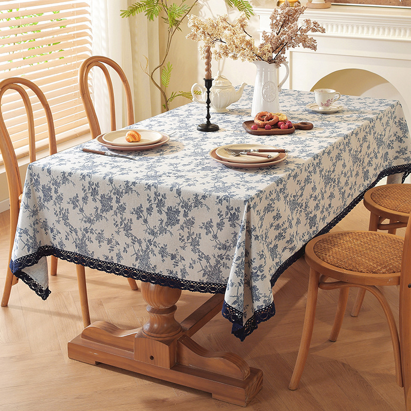 파란색과 흰색 도자기 삼각형 레이스 블루 레이스