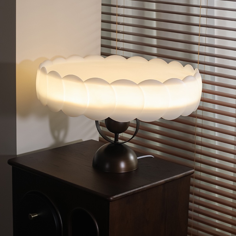 lámpara de techo del dormitorio medieval crema viento dormitorio principal lámpara de la casa de la princesa diseñador moderno simple lámpara de estudio sentido avanzado