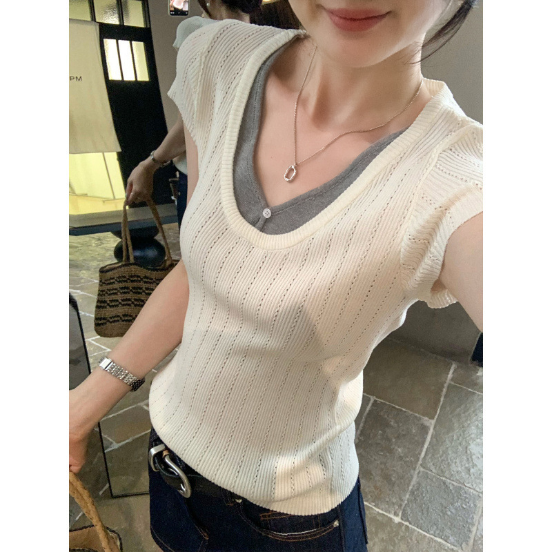 Summer New Style Patchwork Fake Two-Piece Very Attractive V-Neck Yellow Short-Sleeve Knit Top, Unique and Beautiful Summer Women's Top Summer New Style Patchwork Fake Two-Piece Very Attractive V-Neck Yellow Short-Sleeve Knit Top, Unique and Beautiful Summer Women's Top