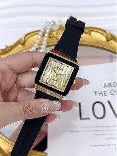 �F؛�й��LŮʿ��H�����Q���N�����ֱ����z����ʿ�r�b���watch