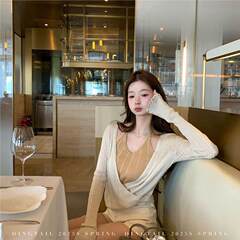 韩系上衣假两件蕾丝拼接针织衫长袖挂脖设计感修身上衣反季穿搭