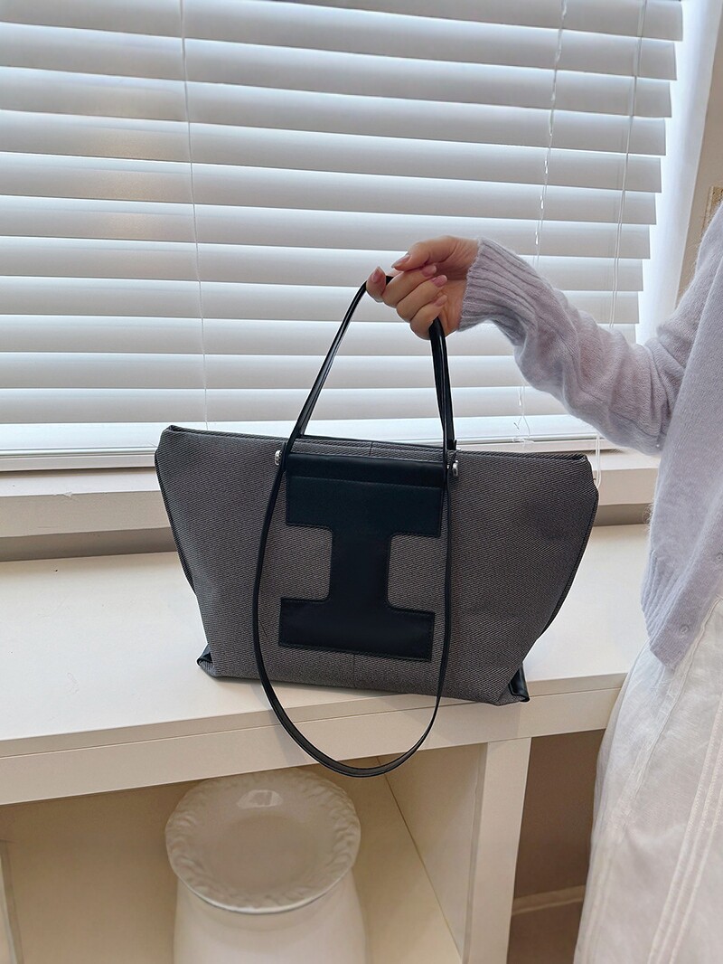 2026 nuevo bolso de hombro de viaje de gran capacidad de mujer bolso de moda versátil bolso de mano bolso de tendencia de diseño de color