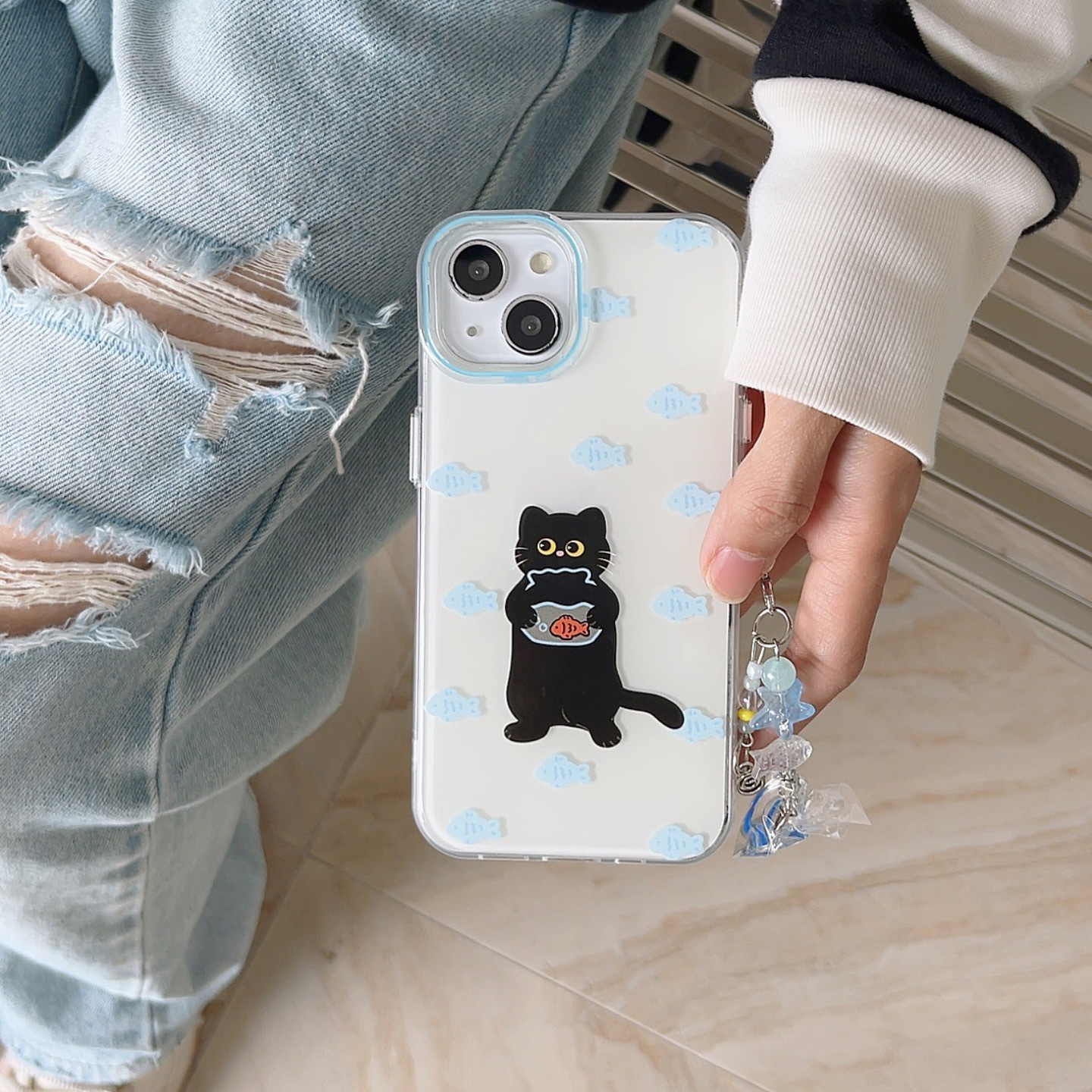 Lindo pez azul gato negro para Apple 16ProMax funda para teléfono móvil 15Pro colgante 14/13 nicho 15PM