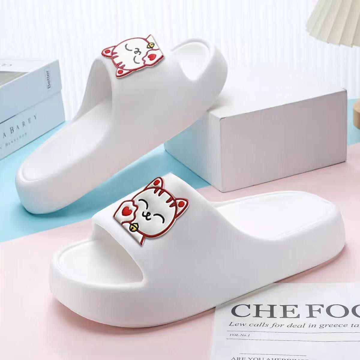 흰색 행운의 고양이