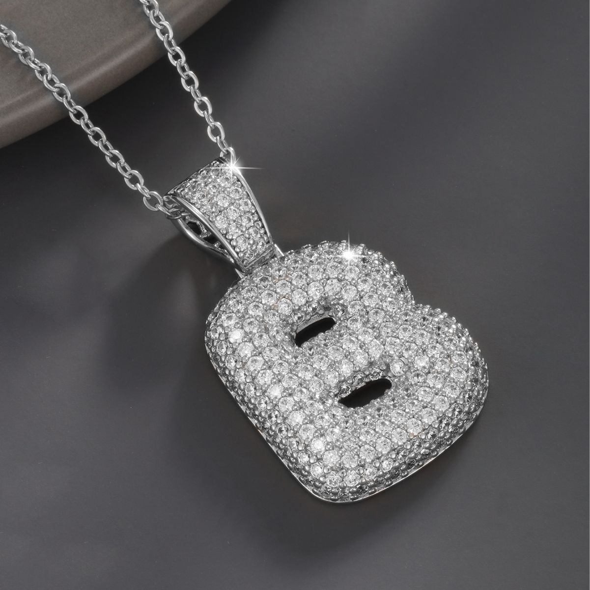 Xupe joyería nueva transfronteriza micro-incrustaciones de 26 letra colgante Q linda fuente Inglés letra colgante accesorios de la joyería