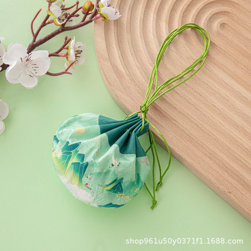 Dark green-color printed sachet (no tassel)