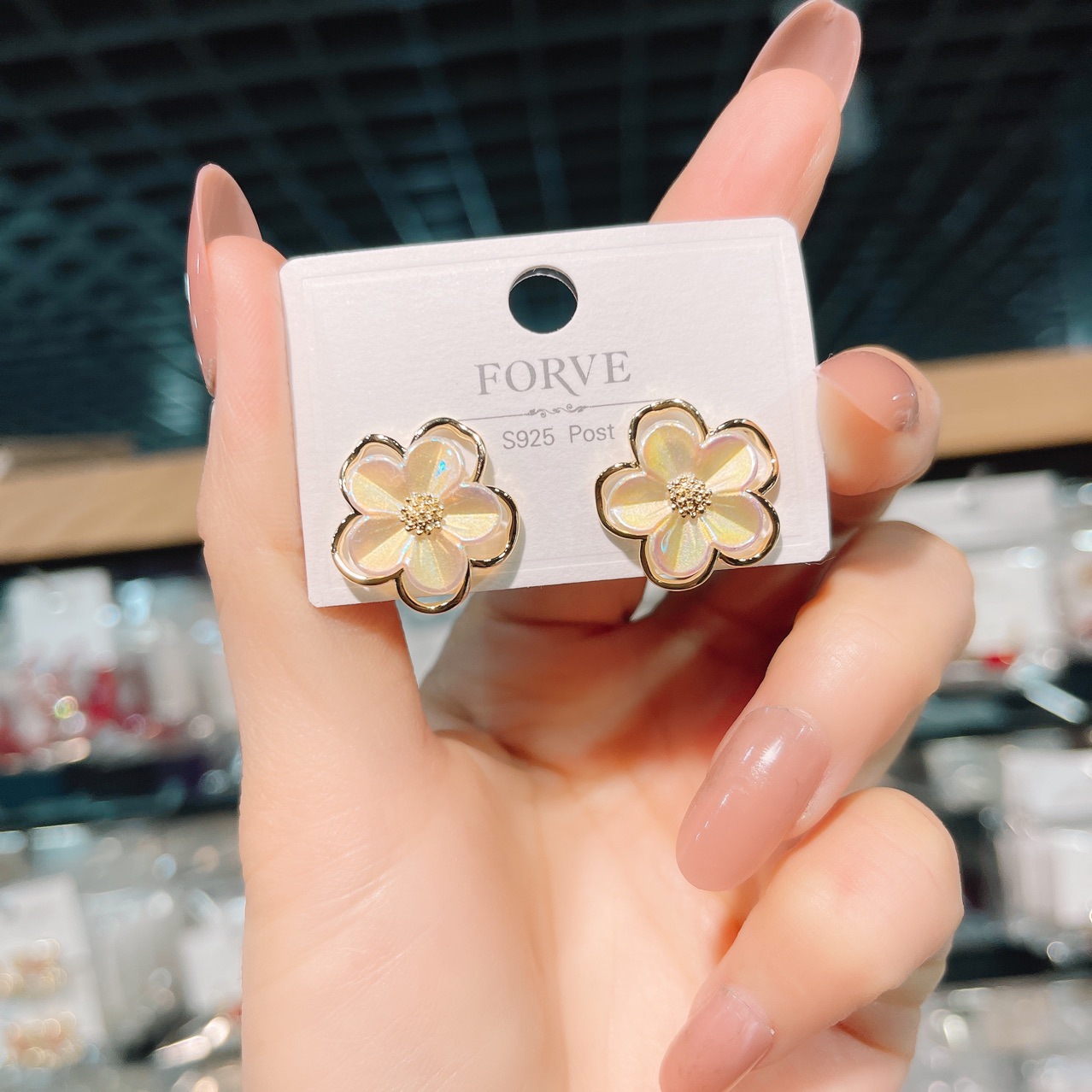 Fashionable earrings