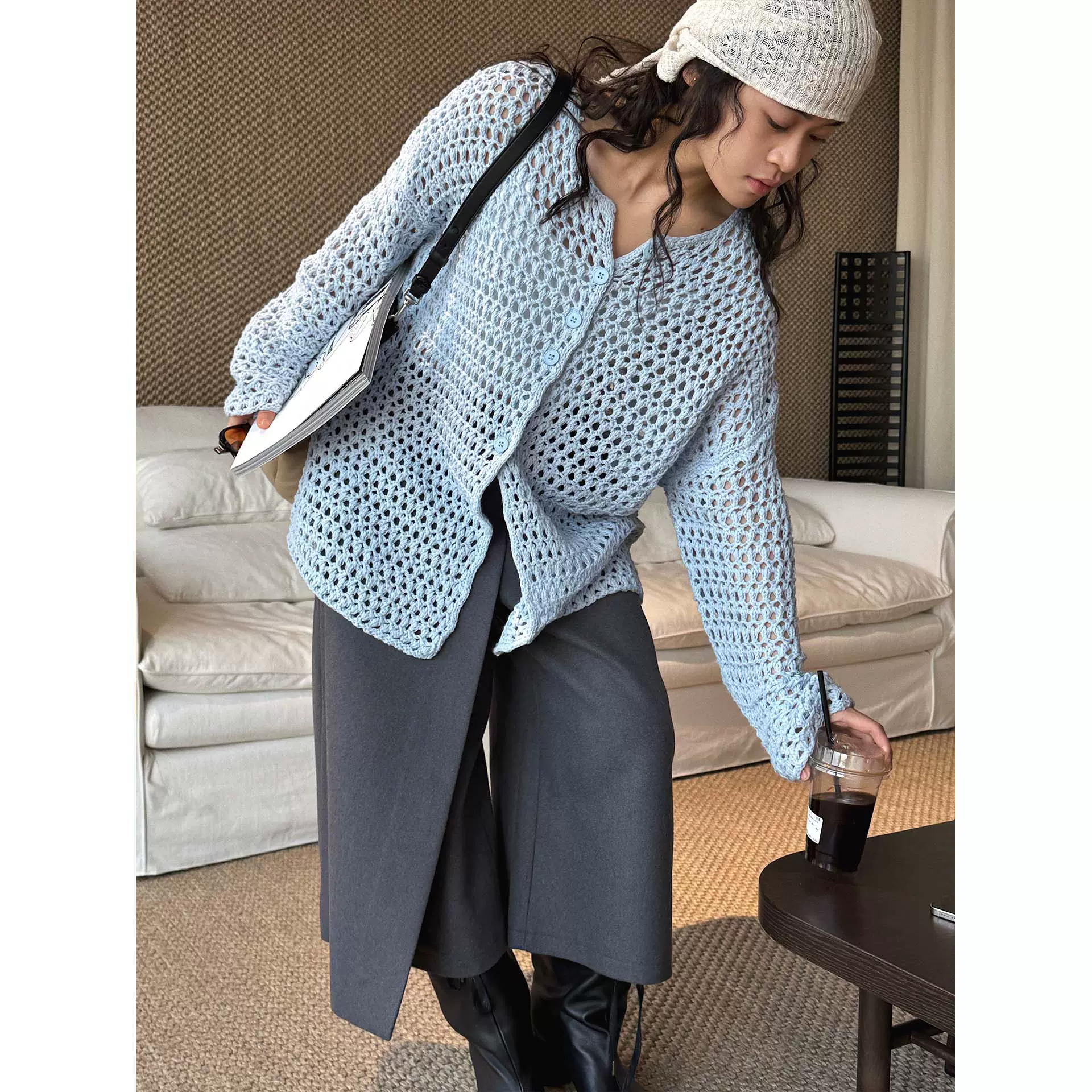 卢浮春季新款韩系温柔慵懒感大网眼镂空针织开衫宽松廓形上衣女