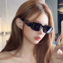 欧米のレトロな新型サングラスの人気ネットは男女の大きい札のサングラスの四角の枠でメガネの対外貿易の9252を運転します。