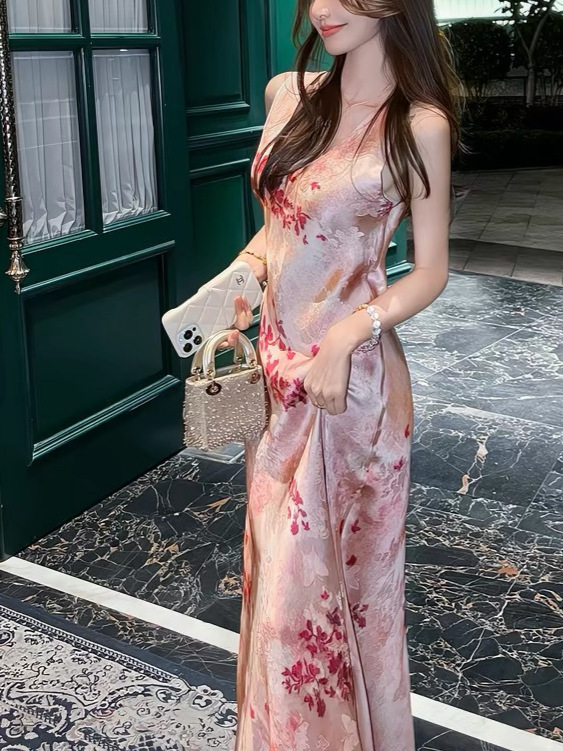 Rouge V-Neck Fragrant Cloud Silk Dress with Three-Dimensional Floral Design, Fashionable and Elegant Women's Clothing for Commuting Rouge V-Neck Fragrant Cloud Silk Dress with Three-Dimensional Floral Design, Fashionable and Elegant Women's Clothing for Commuting
