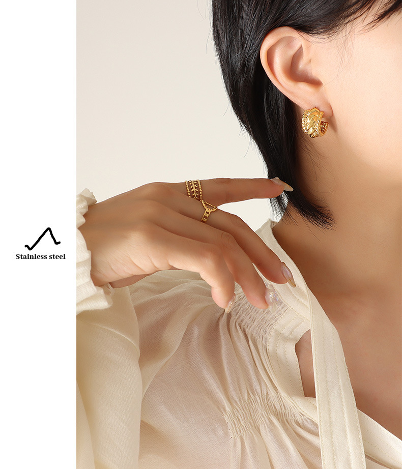 Retro C Shape Spiral Stripe Titanium Steel Earrings Plating Stainless Steel Earrings