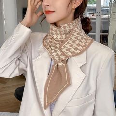 新商品の千鳥の格子の小さいマフラーの女性の秋冬の韓国版の保温ネットの赤い洋の空気は首の周囲の気質を保護します。