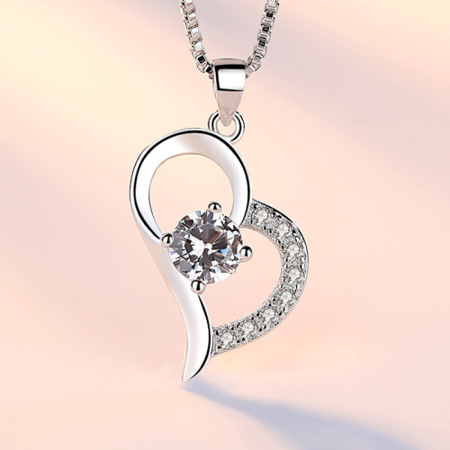 Weihua Love in Heart Fashion New Necklace Korean Jewelry Wholesale Silver Plated Popular Jewelry Pendant Jewelry