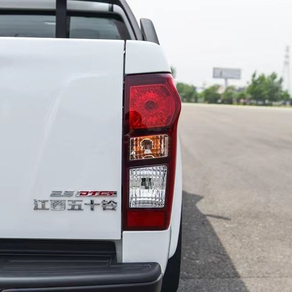 Adecuado para Jiangxi Wuling DMAX Conjunto de luces traseras Lingtuo Pickup Luces traseras Faros delanteros traseros Luces traseras Accesorios de carcasa de luces traseras